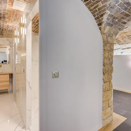 Romantic Getaway - Le Marais - With Ac *