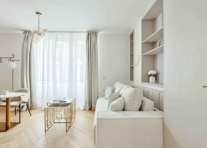 Daire Romantic Getaway - Le Marais - With Ac